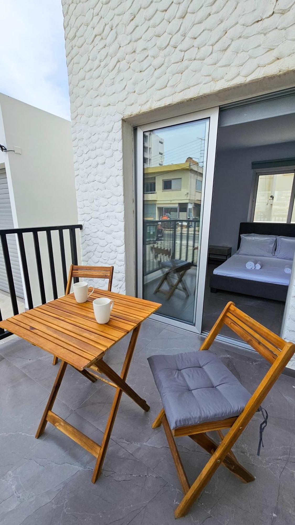 Eviathe Apartments Ларнака Екстериор снимка